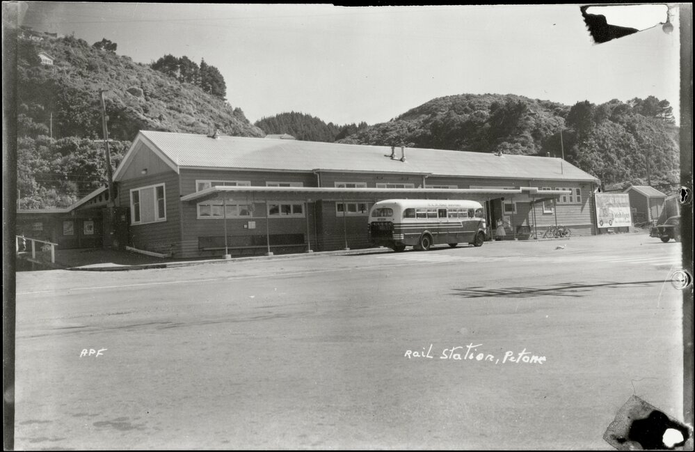 Petone Railway Station: with bus in the front