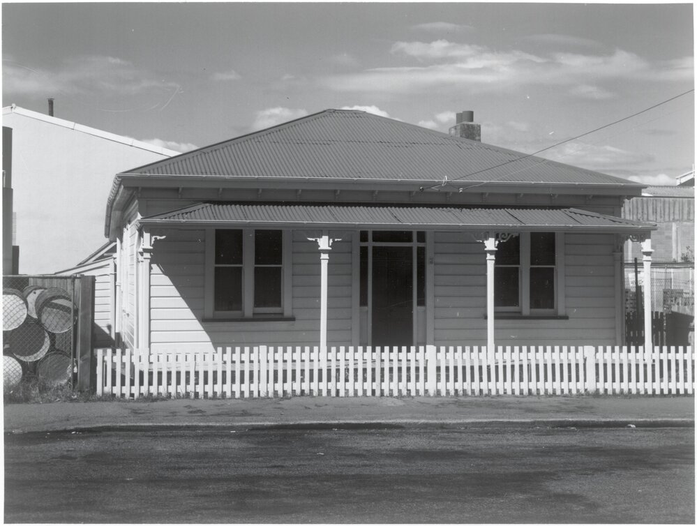 34 Riddlers Crescent