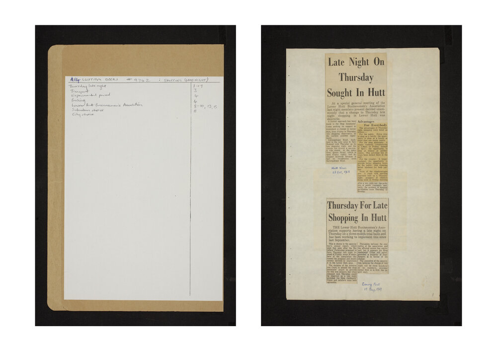 Library Clippings Books : Shopping (Late night) (9742)