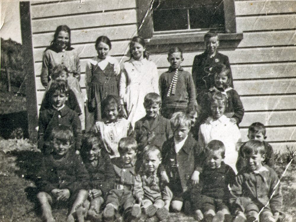 Stokes Valley School Pupils - 1918