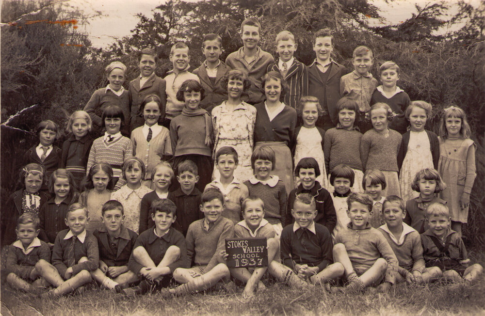 Stokes Valley School Pupils - 1937