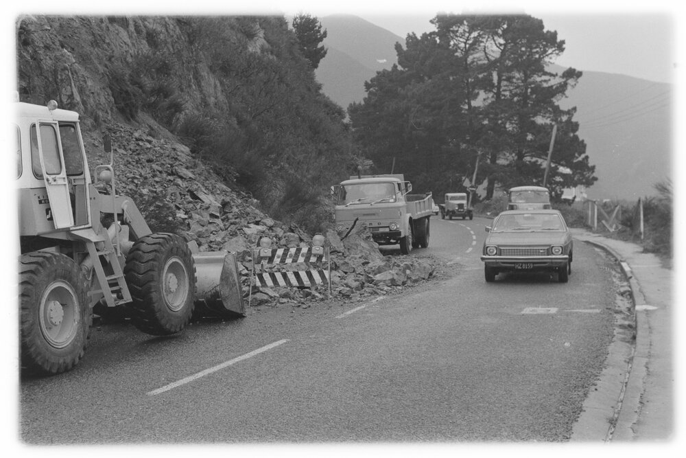 Slip, mist hinder Wainui traffic