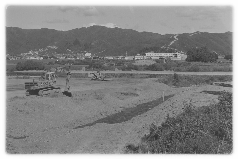 Buried tip site delays bridge