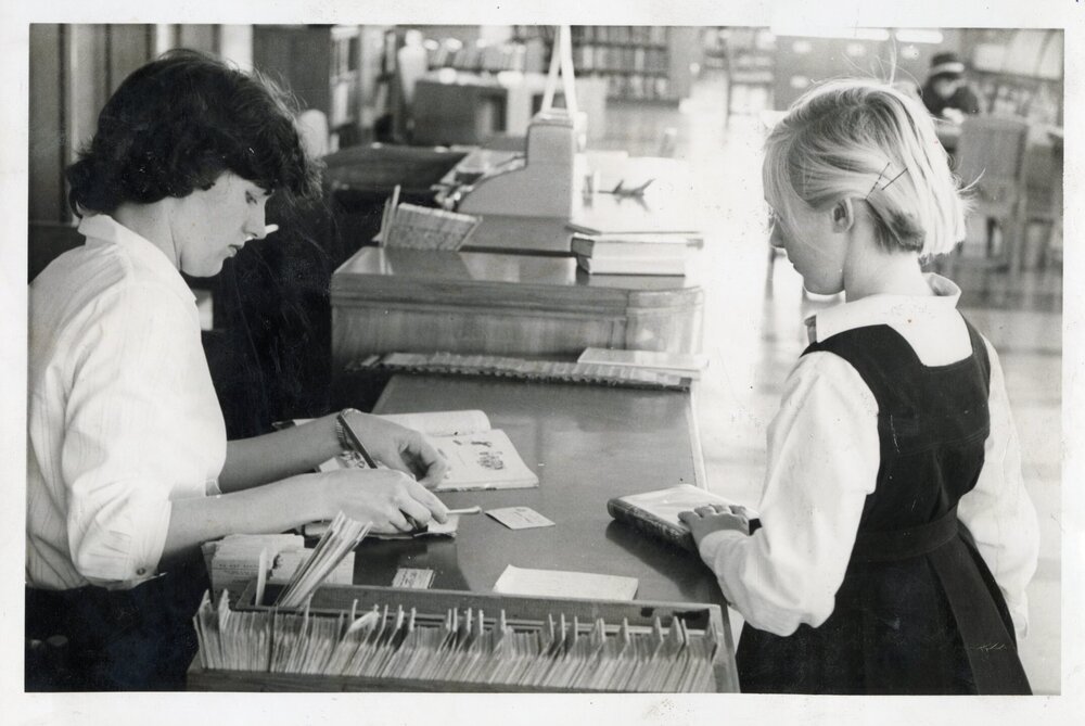 War Memorial Library : Issues Desk 