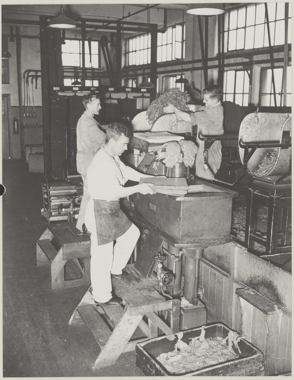 W.D and H.O. Wills plug department