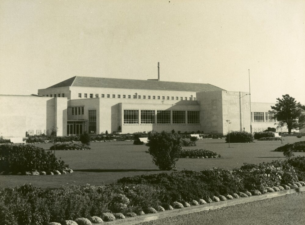 Lower Hutt War Memorial Library