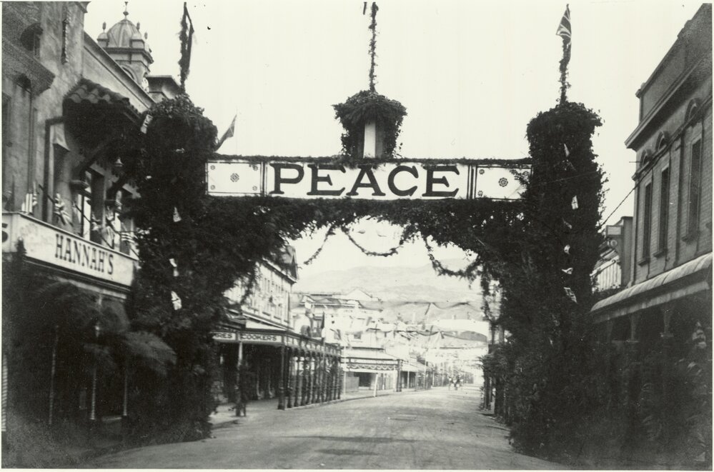 W.W.1 peace celebrations : [Jackson Street, Petone]