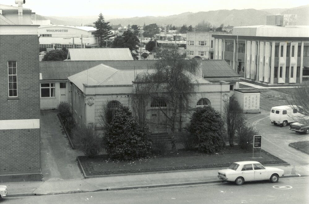 Courthouse (old): local landmark buildings