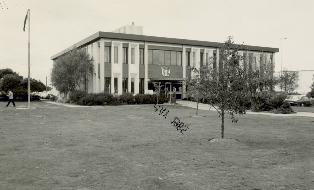 Courthouse (new): local landmark buildings