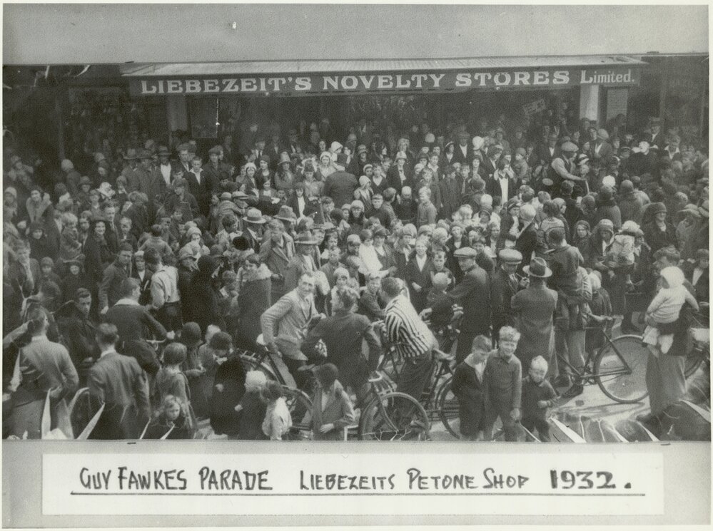 Guy Fawkes Parade spectators
