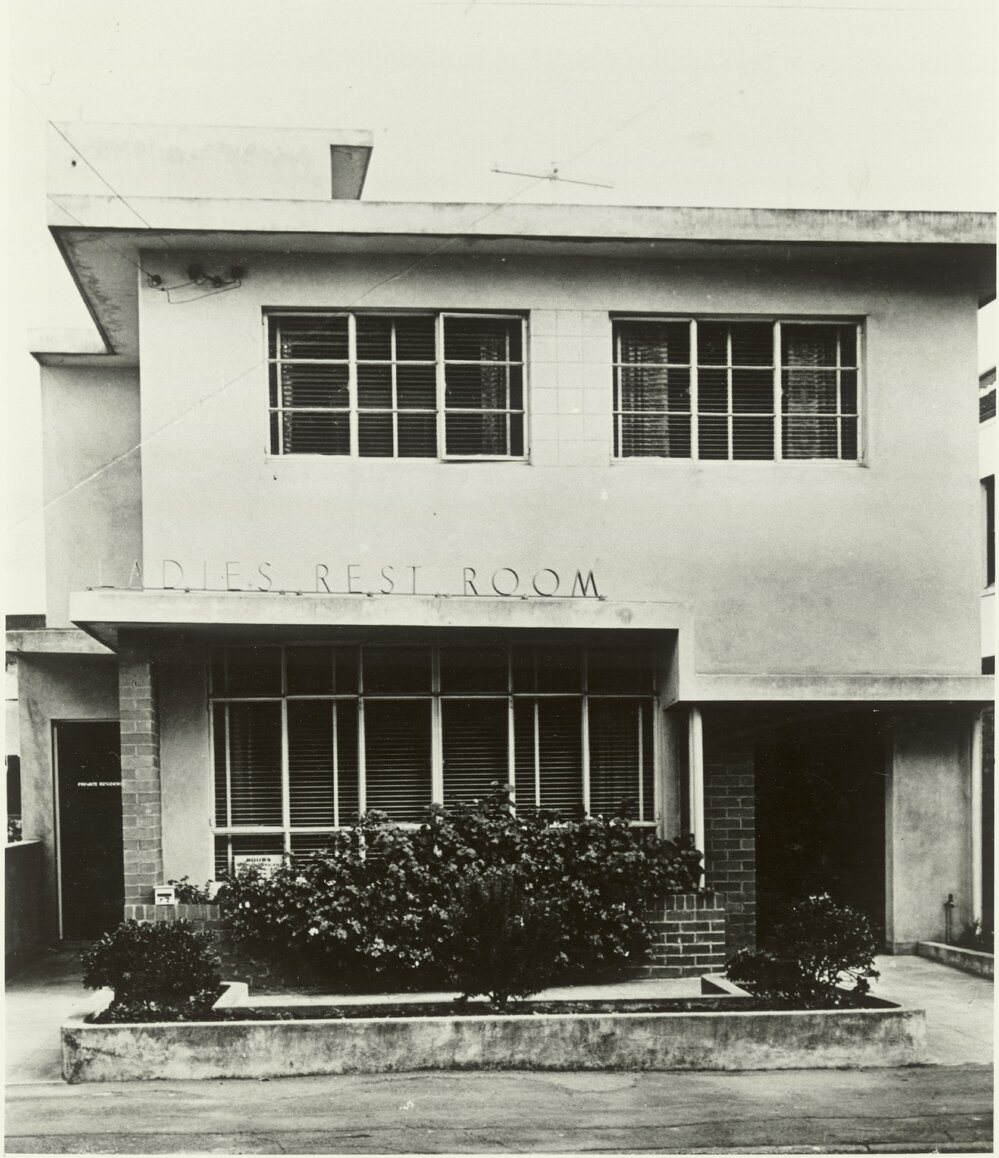 Ladies rest room, Bay Street