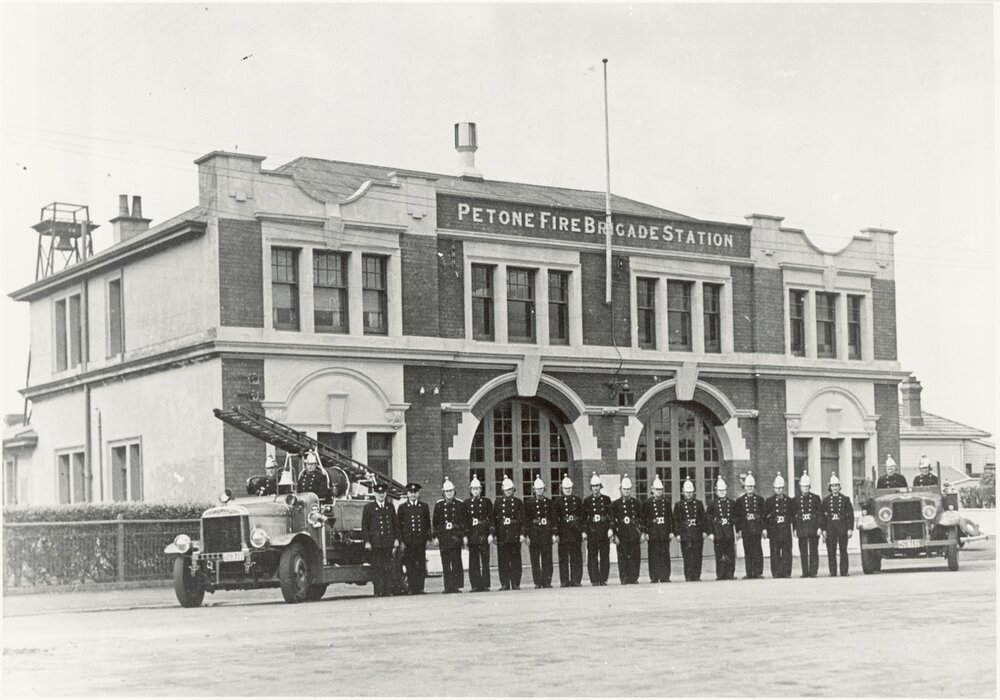 Fire station, men and machines