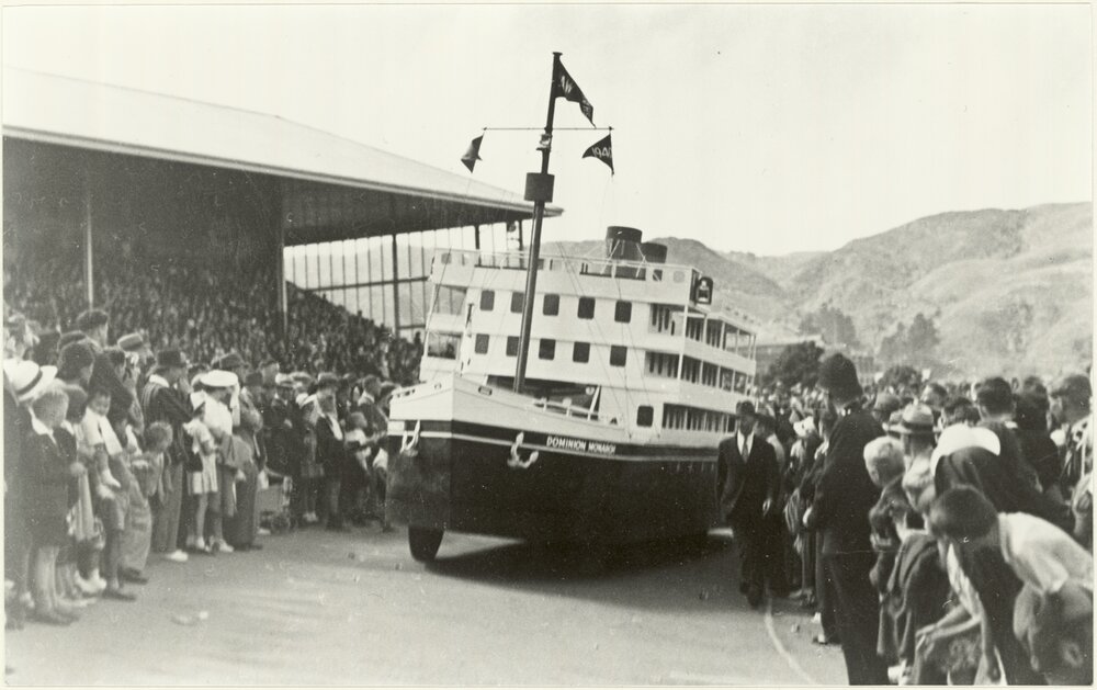 Float "Dominion Monarch"