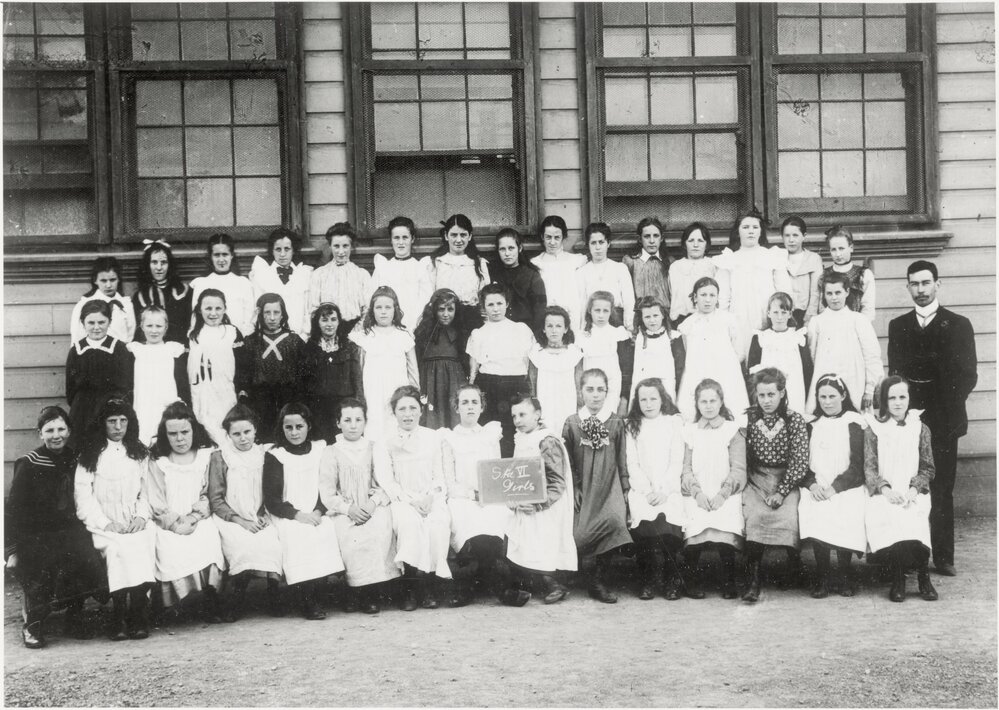 Petone D.H.S. Std VI girls