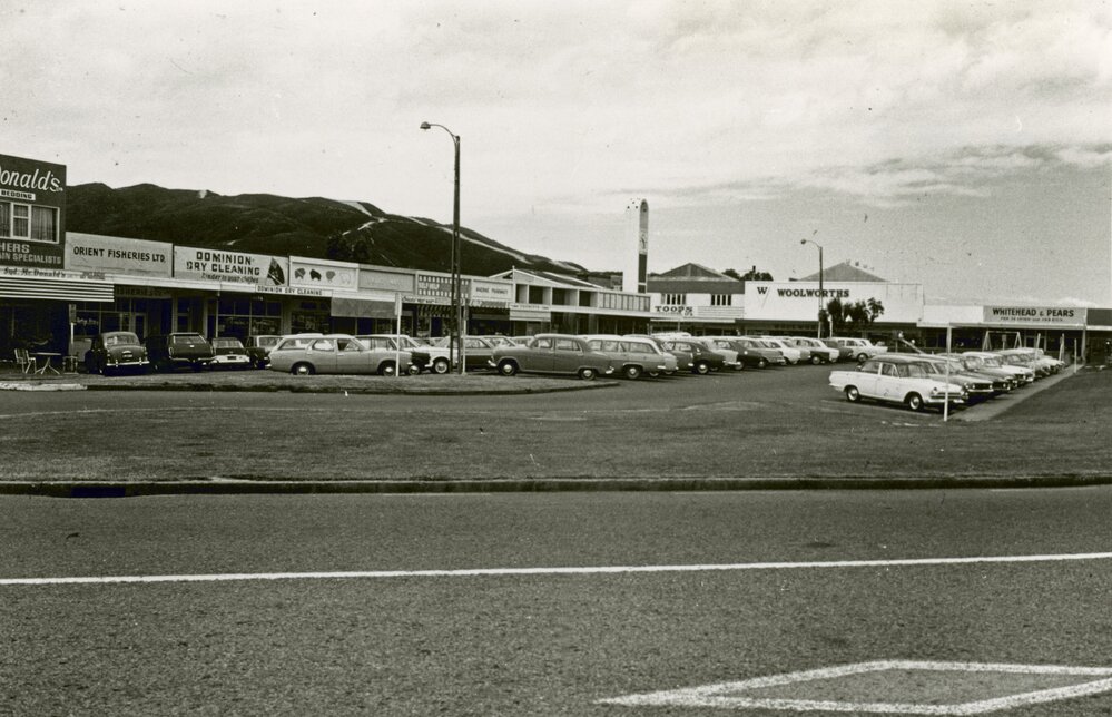 Hillary Court shopping centre