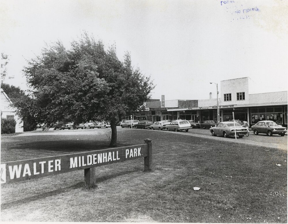 Hillary Court shopping centre