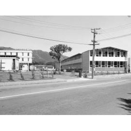  Sacred Heart College