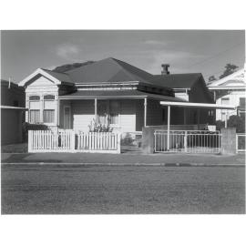 36 Riddlers Crescent 