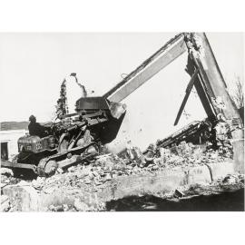 Petone West School : demolition of old school wall