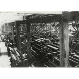 Woollen mills : cloth rollers