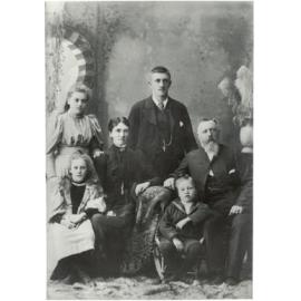 Mr. & Mrs. S.R. Johnson and family : first mayor of Petone 1888-9