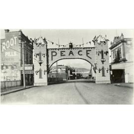 W.W.I peace celebrations : [peace towers, Jackson Street]