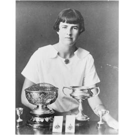 Dulcie Nicholls: tennis champion