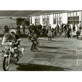 Riley Kindergarten, Moera