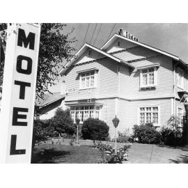 Hillview Motel