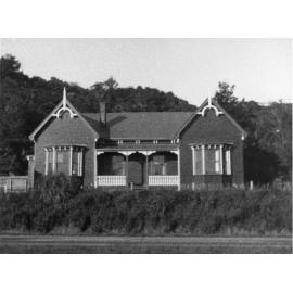 282 Groundsell Crescent