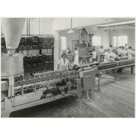 Lever Bros: packing Rinso