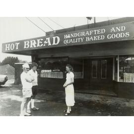 Hot bread shop