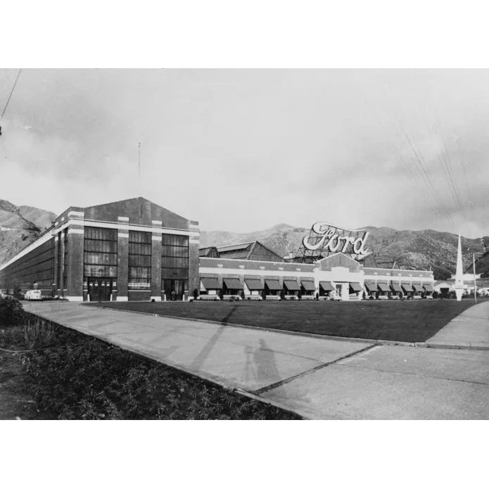 Eleanor Roosevelt visits Ford