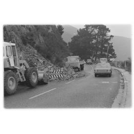 Slip, mist hinder Wainui traffic