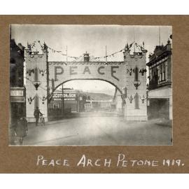 Peace Arch, Petone 1919